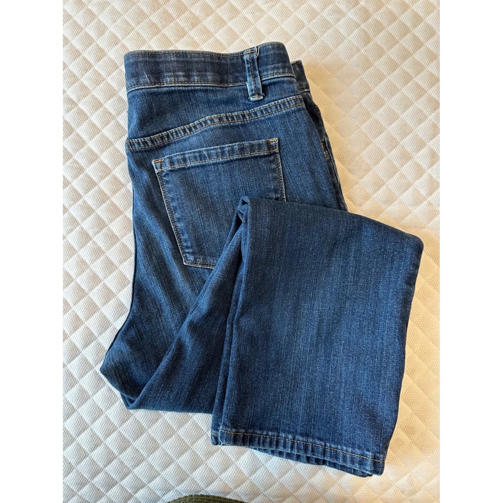 St Johns Bay Womens Size 12 Straight Leg Cropped Jeans Medium Wash Blue Denim